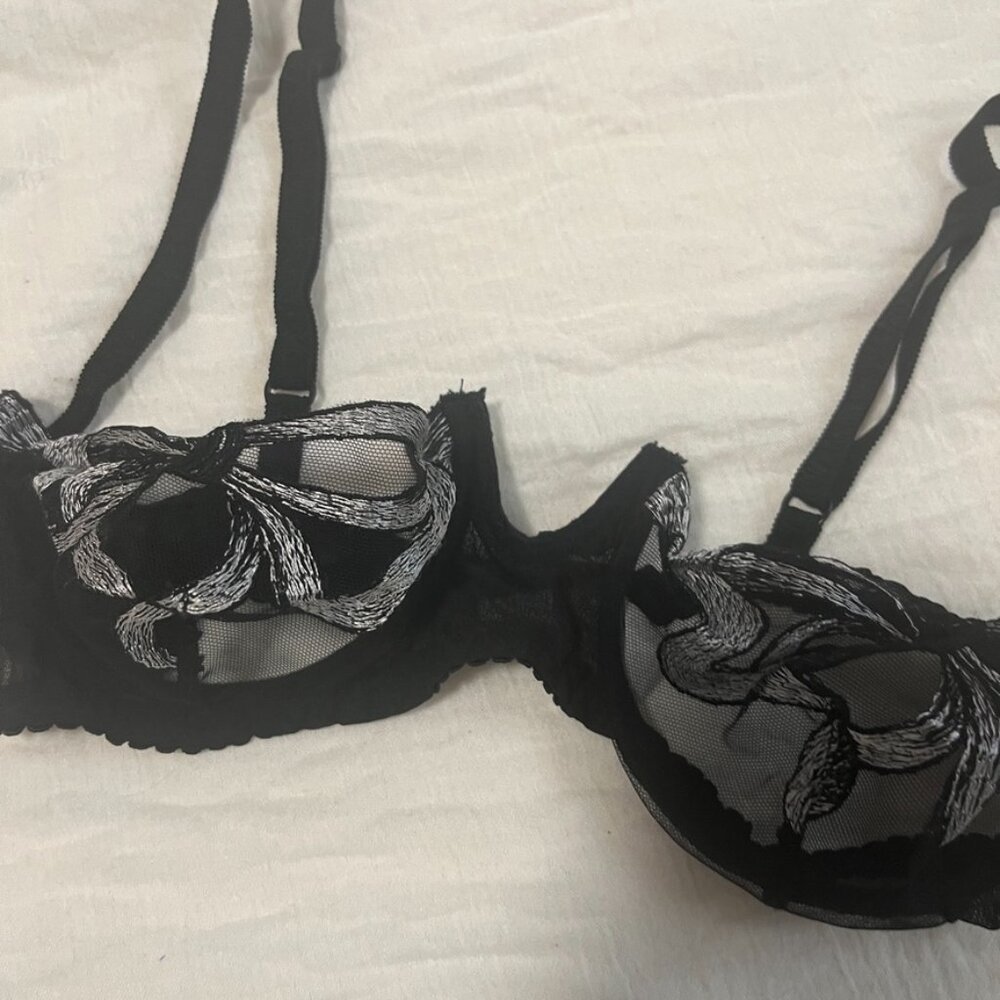 Italia Bella Black See Through Lace Bra Size 36B - Picture 2 of 6